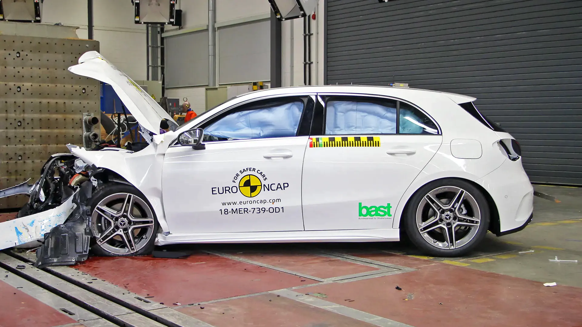 Краш-Тест Mercedes-Benz A-Класс хэтчбек