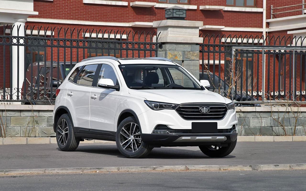Экстерьер FAW Besturn X40 фото спереди Комплектации и цены FAW Besturn X40