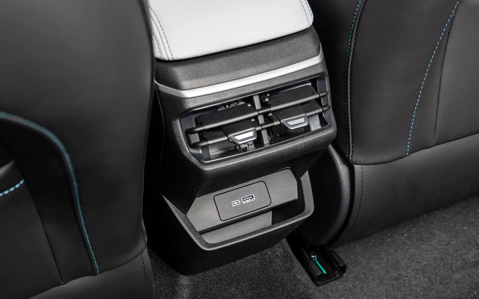 Фото Geely Emgrand Фото Geely Emgrand