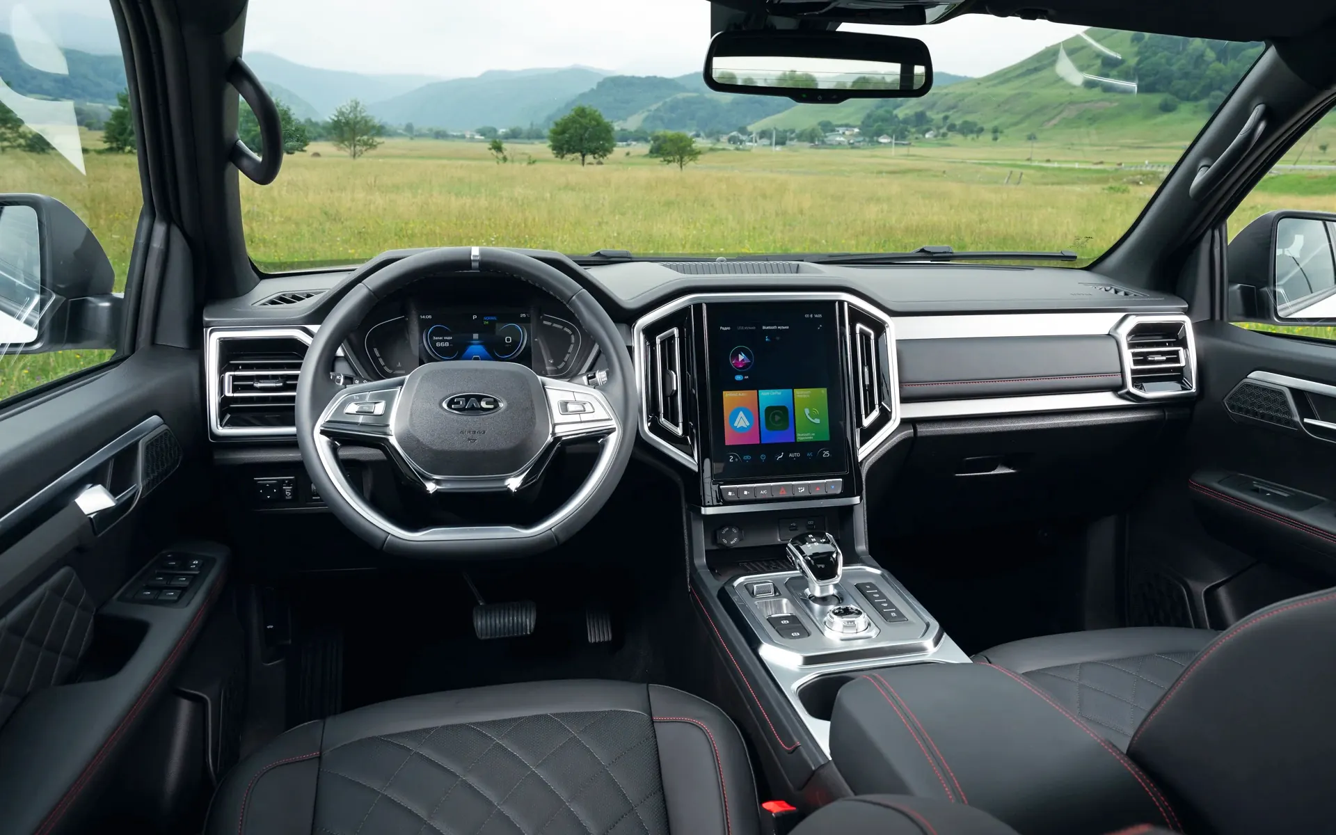 Интерьер JAC T9 фото торпедо Интерьер JAC T9 и оборудование комплектации