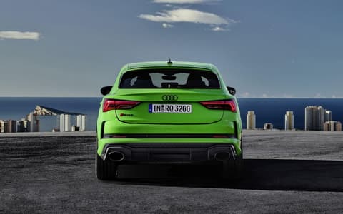 Фото Audi RS Q3 Sportback сзади