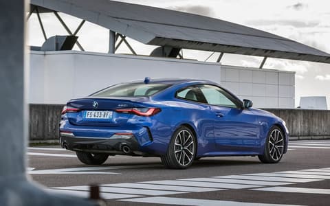 Фото BMW 4 серии Coupe сзади Фото BMW 4 серии Coupe сзади