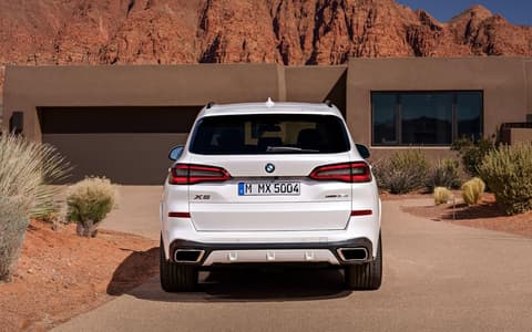 Фото BMW X5 сзади Фото BMW X5 сзади