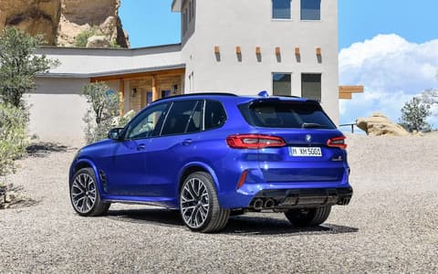 Фото BMW X5 M сзади Фото BMW X5 M сзади