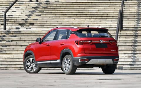 Фото Changan CS35 Plus сзади