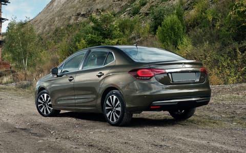 Фото Citroen C4 Sedan сзади