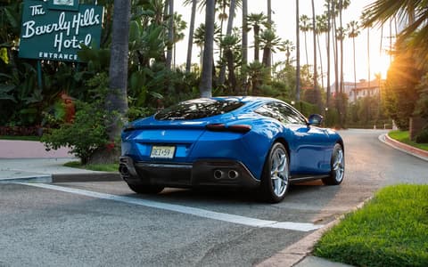 Фото Ferrari Roma сзади