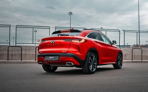 Фото Infiniti QX55 сзади Фото Infiniti QX55 сзади