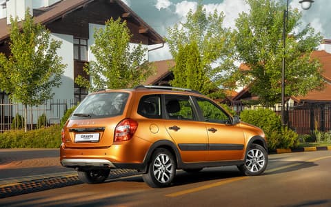 Фото LADA Granta Cross сзади