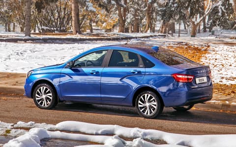 Фото LADA Vesta сзади