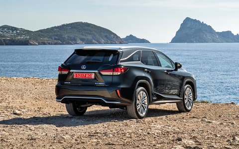 Фото Lexus RX 350L сзади