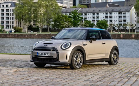Фото MINI SE