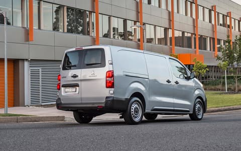 Фото Peugeot Expert сзади