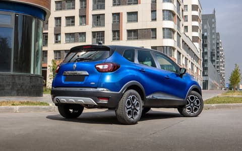 Фото Renault Kaptur сзади