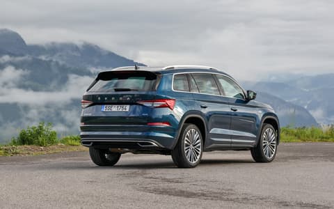Фото Skoda Kodiaq сзади
