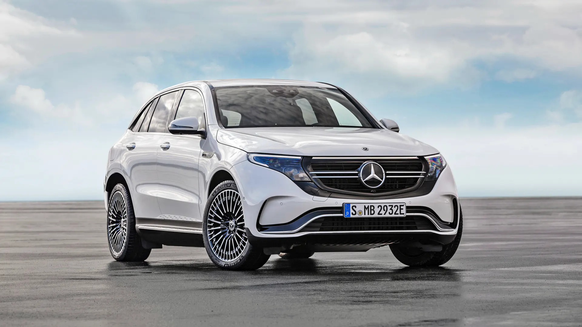 Фото Mercedes-Benz EQC